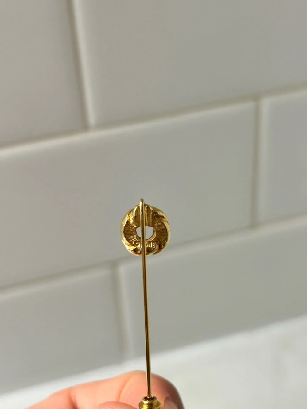 Monet Love Knot Stick pin